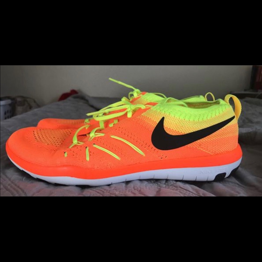 Womens Nike Flyknit